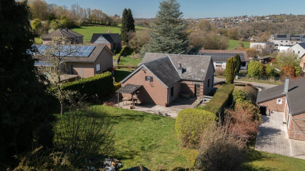 Bungalow 4 façades avec jardin et garage sur les hauteurs d'Ensival