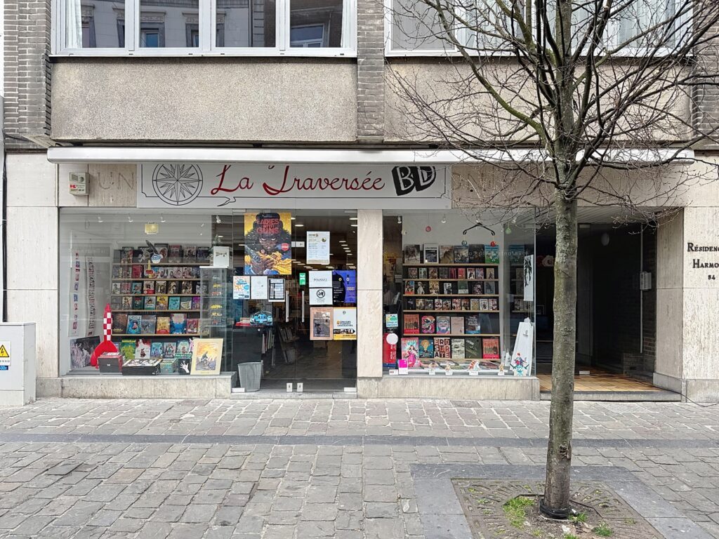 Grand REZ commercial entièrement rénové.