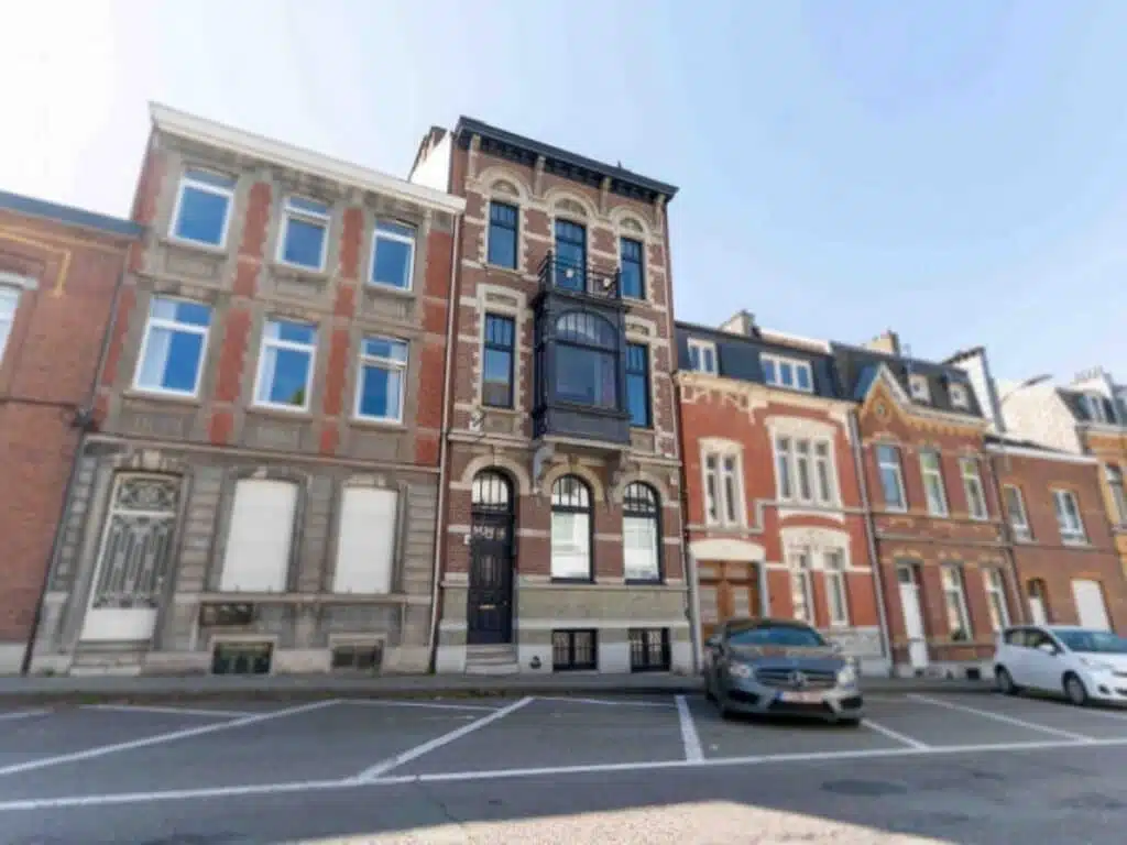 VERVIERS - Immeuble mixte Bureaux 50m2 au rez + Triplex