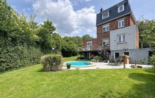 Élégante maison 4 chambres avec jardin et piscine au coeur de Heusy